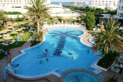 Beach hotels in Daphne