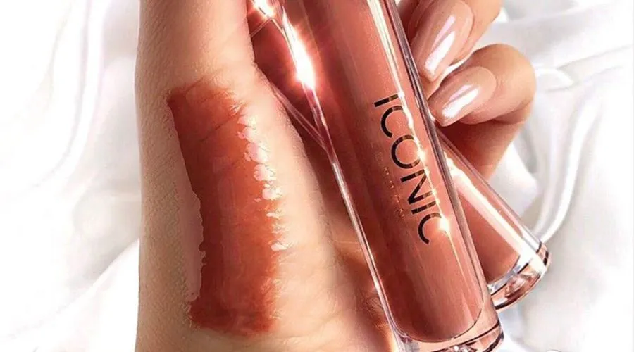 ICONIC LONDON LIP PLUMPING GLOSS FEELING IT