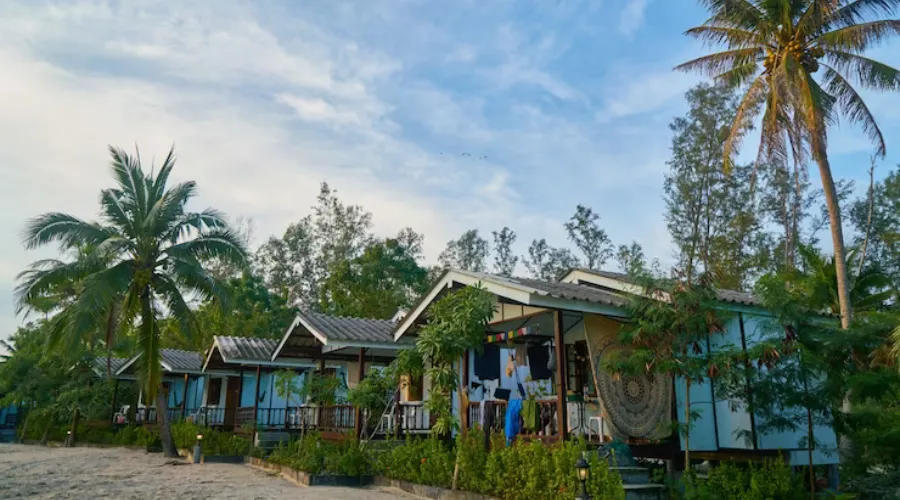Adaaran Select Hudhuran Fushi and Prestige Ocean Villas