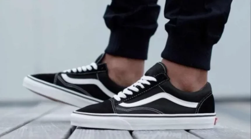 Canvas shoes for men