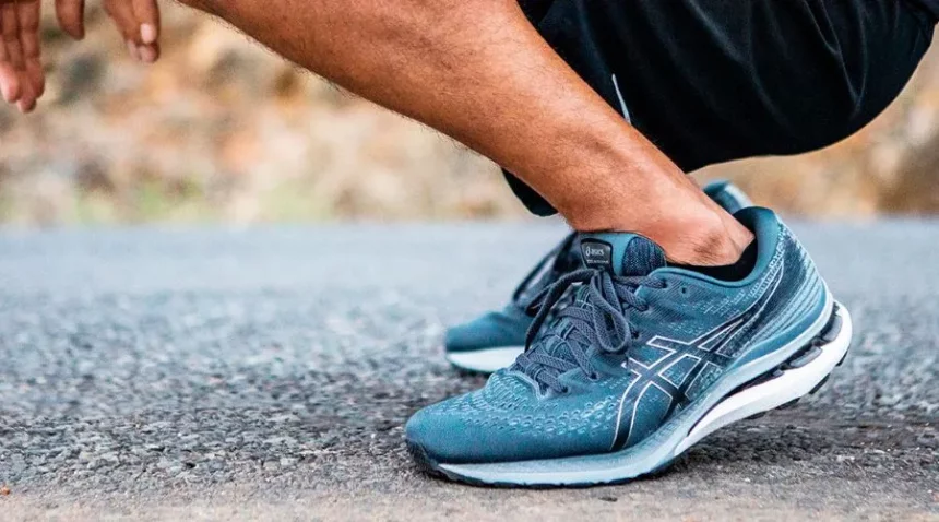 asics mens running shoes