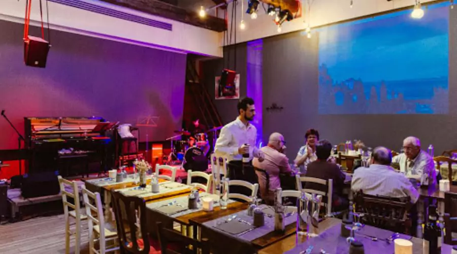 Live Music Venice Cafes
