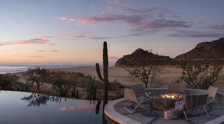Los Cabos: Where Desert Meets the Sea 