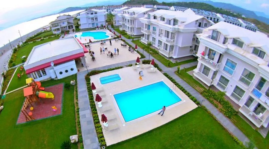 Daphne Residence