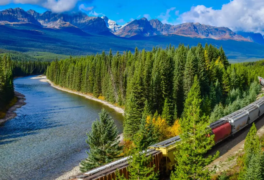 best time to visit canada
