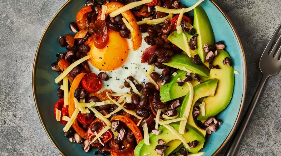 Fajita-Spiced Shakshuka With Popped Beans