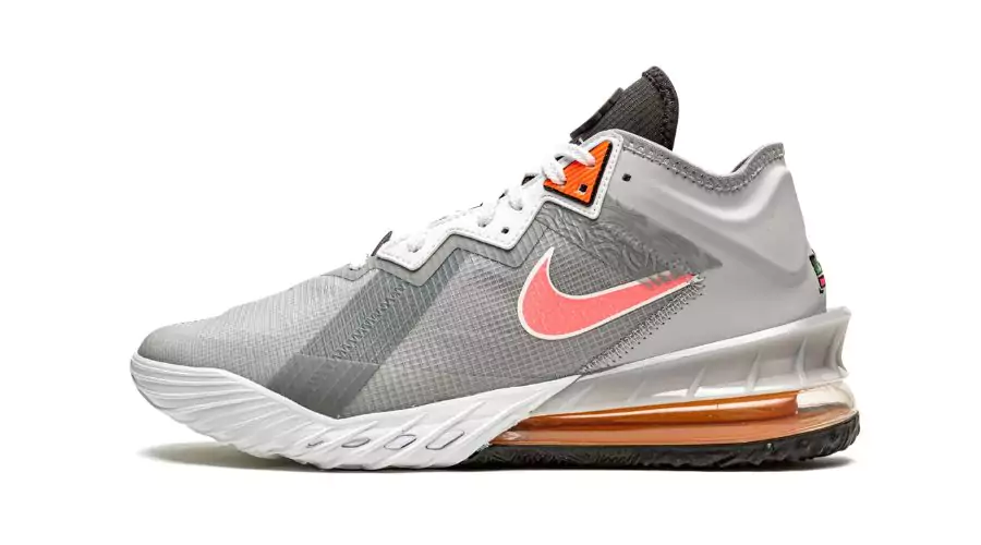LeBron 18 Low "Bugs vs Marvin"