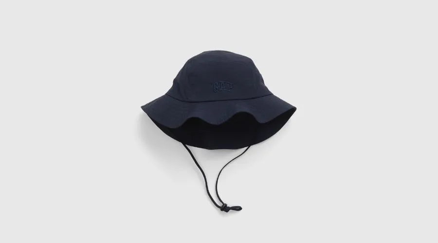 GAP arch logo bucket hat