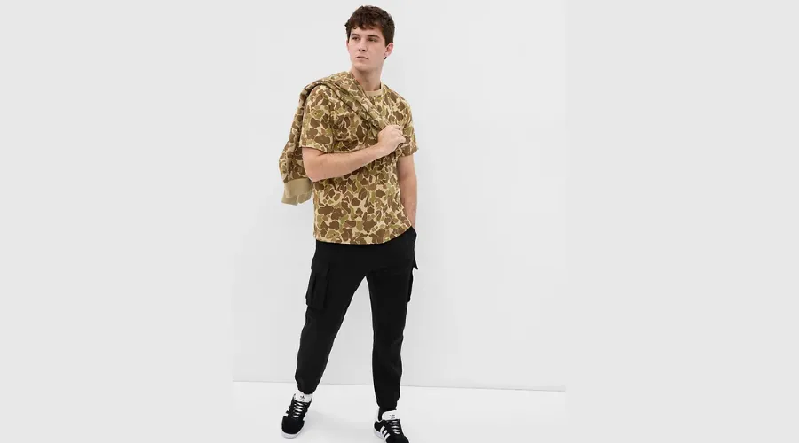GapFit tech fleece cargo joggers