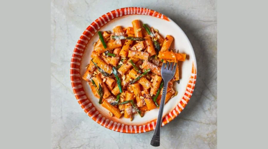 Garlic, Chilli & Cream Tortiglioni With Asparagus & Pine Nuts