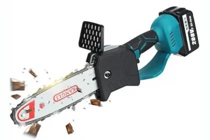 battery-powered chainsaw