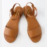 Women's flat sandals