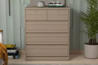 Chest of drawers