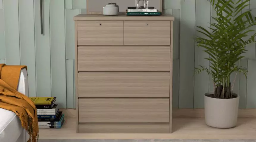 Chest of drawers