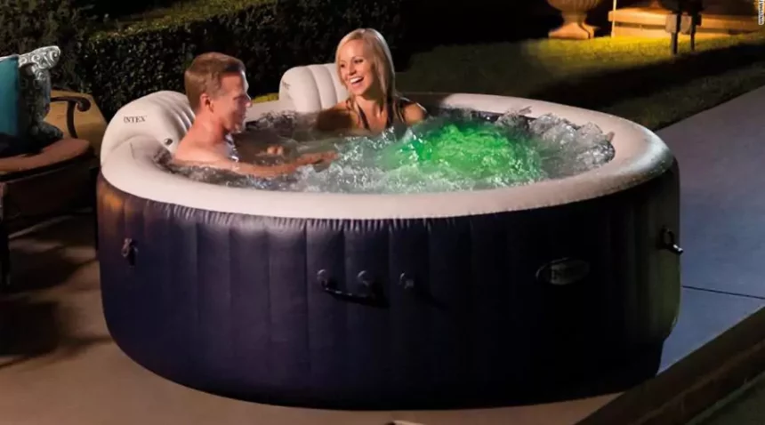 Inflatable hot tub
