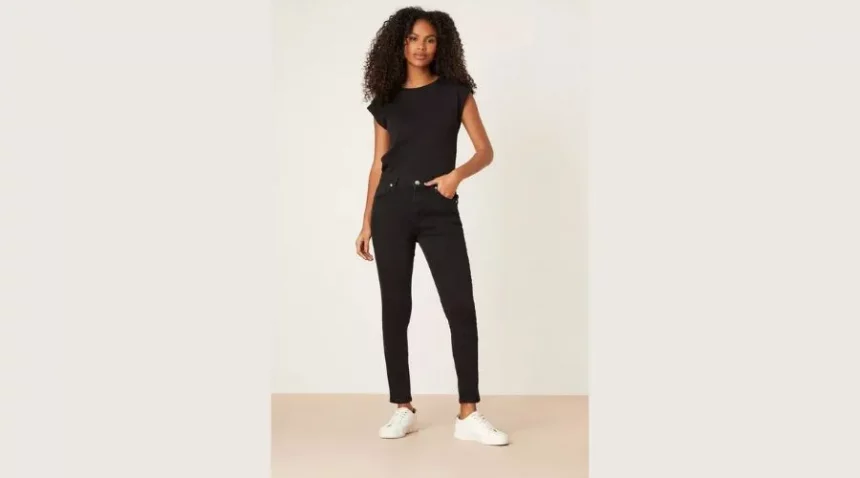 Ankle grazer jeans