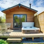 lodges with hot tubs