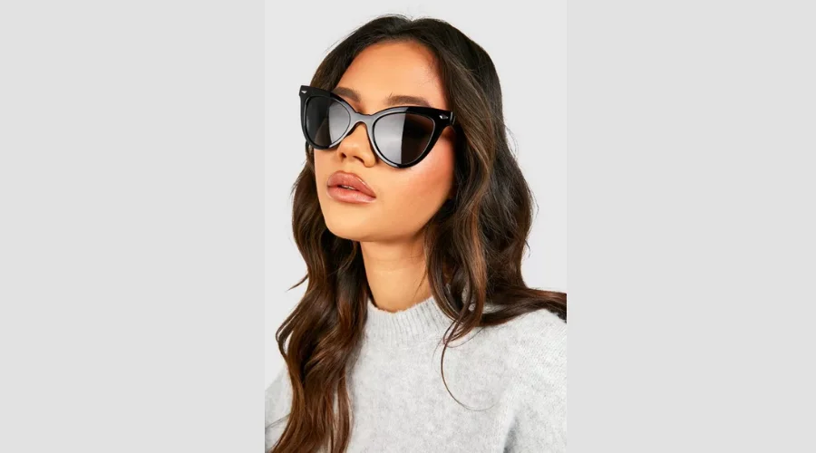 Black Frame Cat Eye Shape Sunglasses