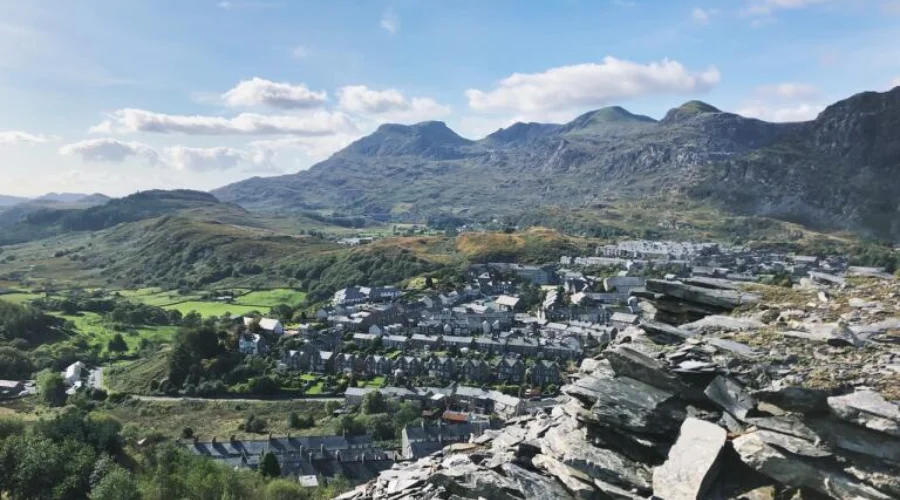 Wales Dramatic Landscapes and Rich Culture