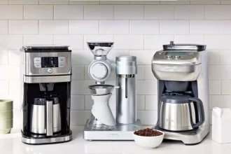 Coffee machines with grinder