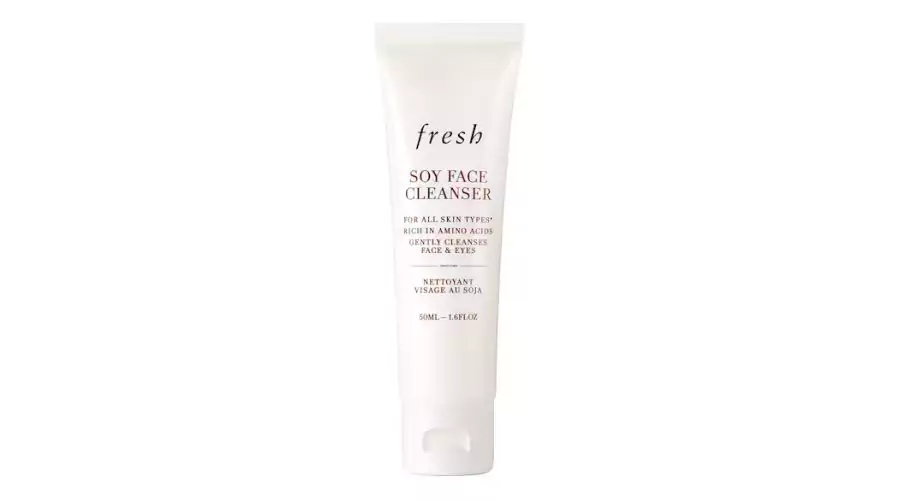 Facial cleansing gel with soy