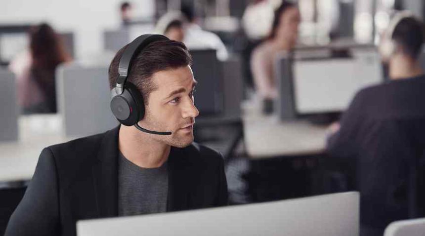Headsets with microphone