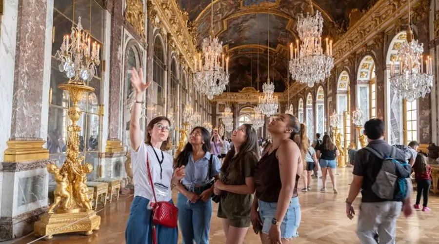 Skip-the-Line Tour of Versailles Palace and Gardens with Round-Trip from Paris