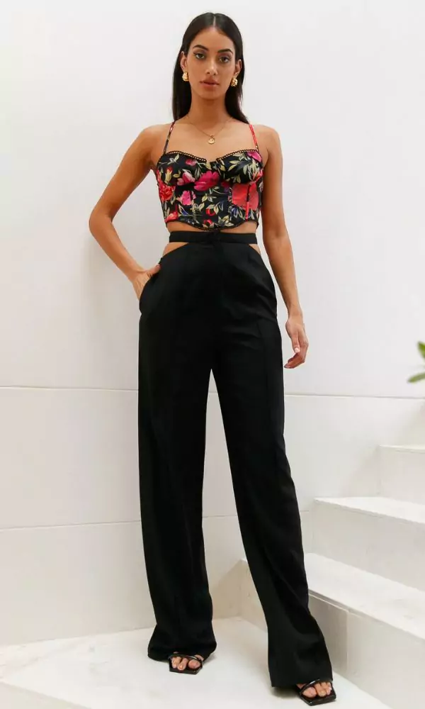 HELLO MOLLY My Queendom Crop Black