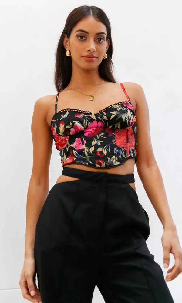 HELLO MOLLY My Queendom Crop Black