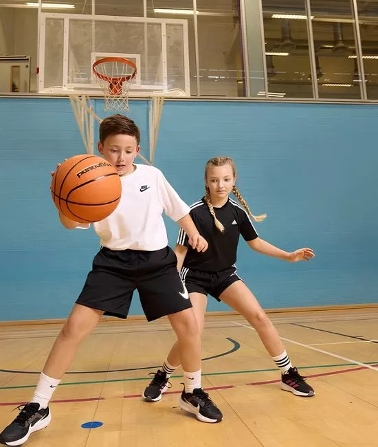 beste Sportbekleidung und Sportschuhe für Kinder | Nowandlive