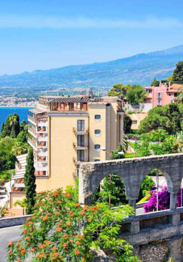 Best Romantic Hotels for Anniversaries, Honeymoons, and Couples Retreats (3)