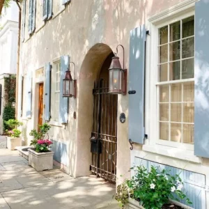 Hidden Alleyways and Historic Sites Small-Group Walking Tour (1)