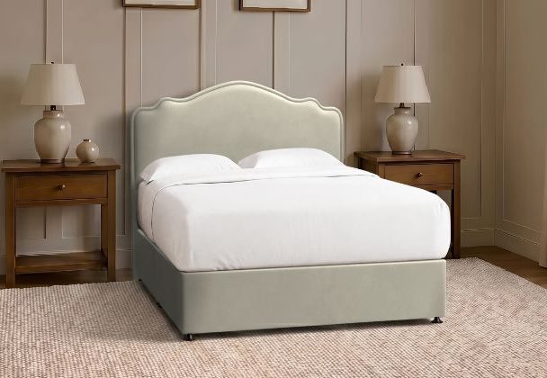 Richmond Bed